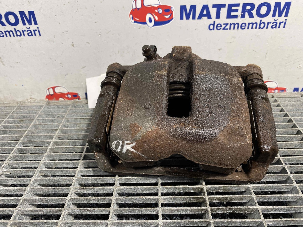 ETRIER FATA DREAPTA MINI COOPER COOPER 1.6 INJ - (2006 2010)