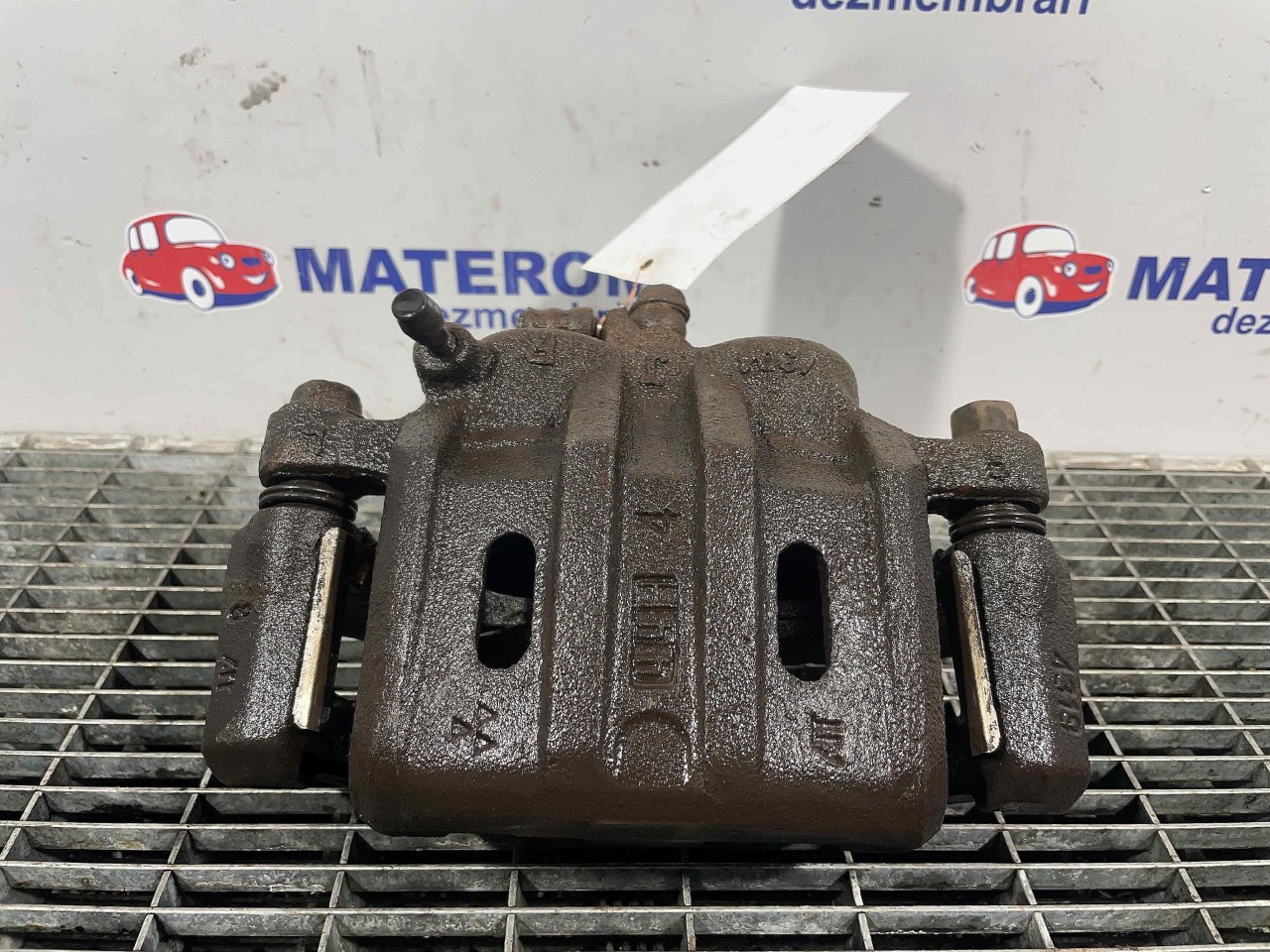 ETRIER FATA DREAPTA MITSUBISHI OUTLANDER