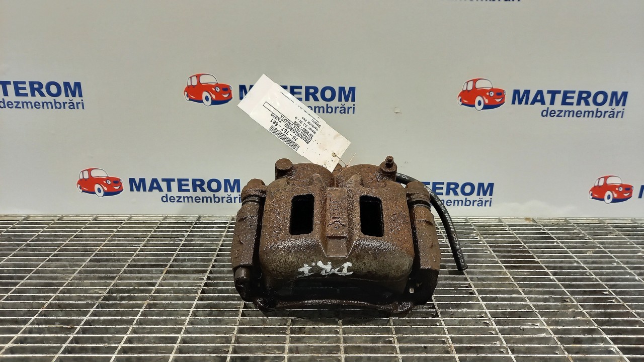 ETRIER FATA DREAPTA MITSUBISHI PAJERO 3.