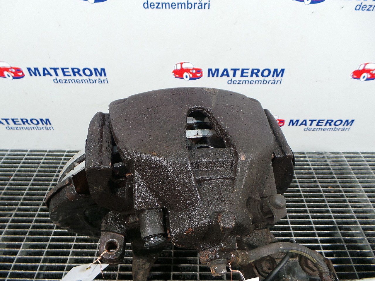 ETRIER FATA DREAPTA OPEL MERIVA B A17DT - (2010 2014)