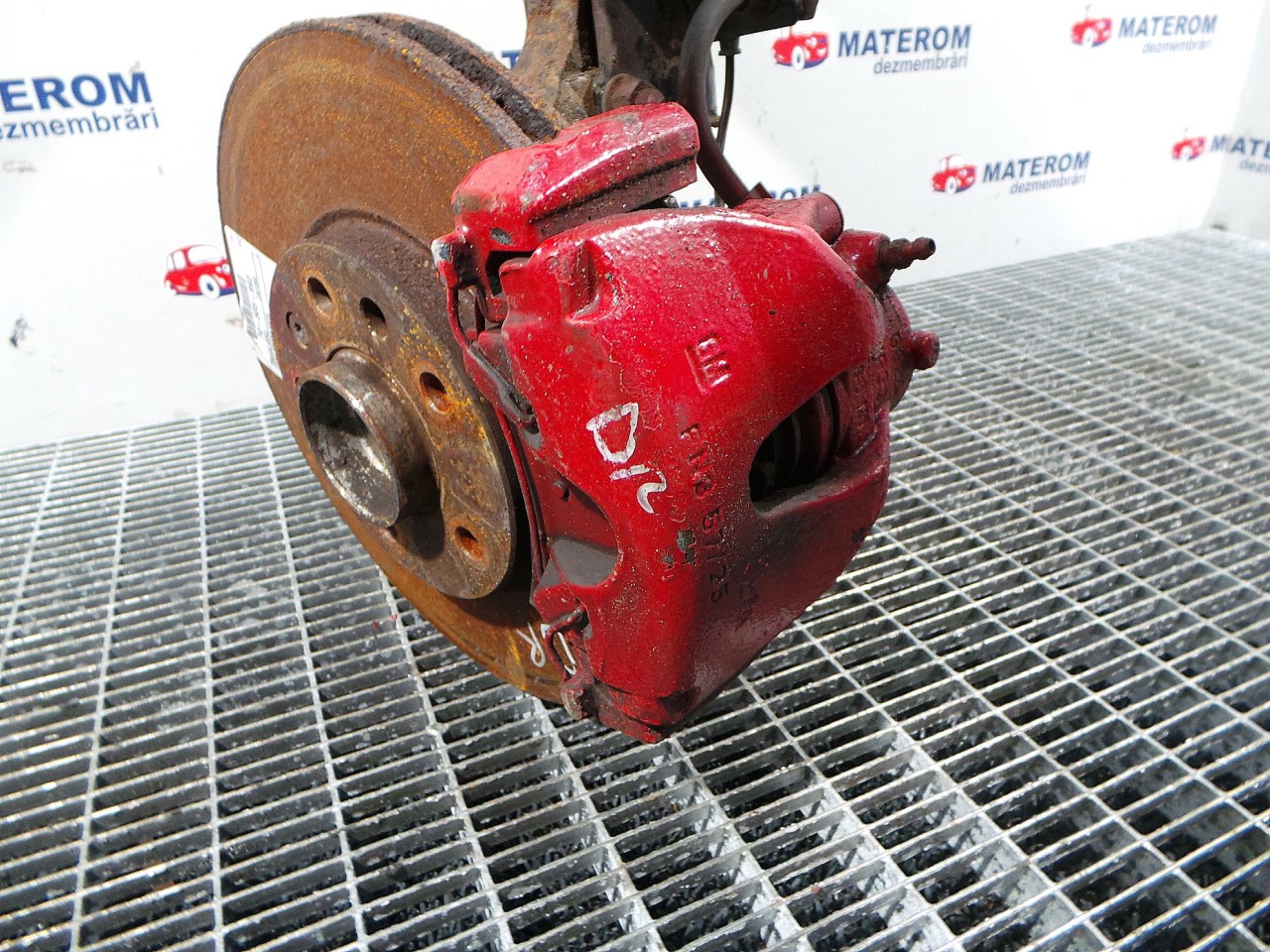 ETRIER FATA DREAPTA OPEL ZAFIRA B Z18XER - (2005 2011)