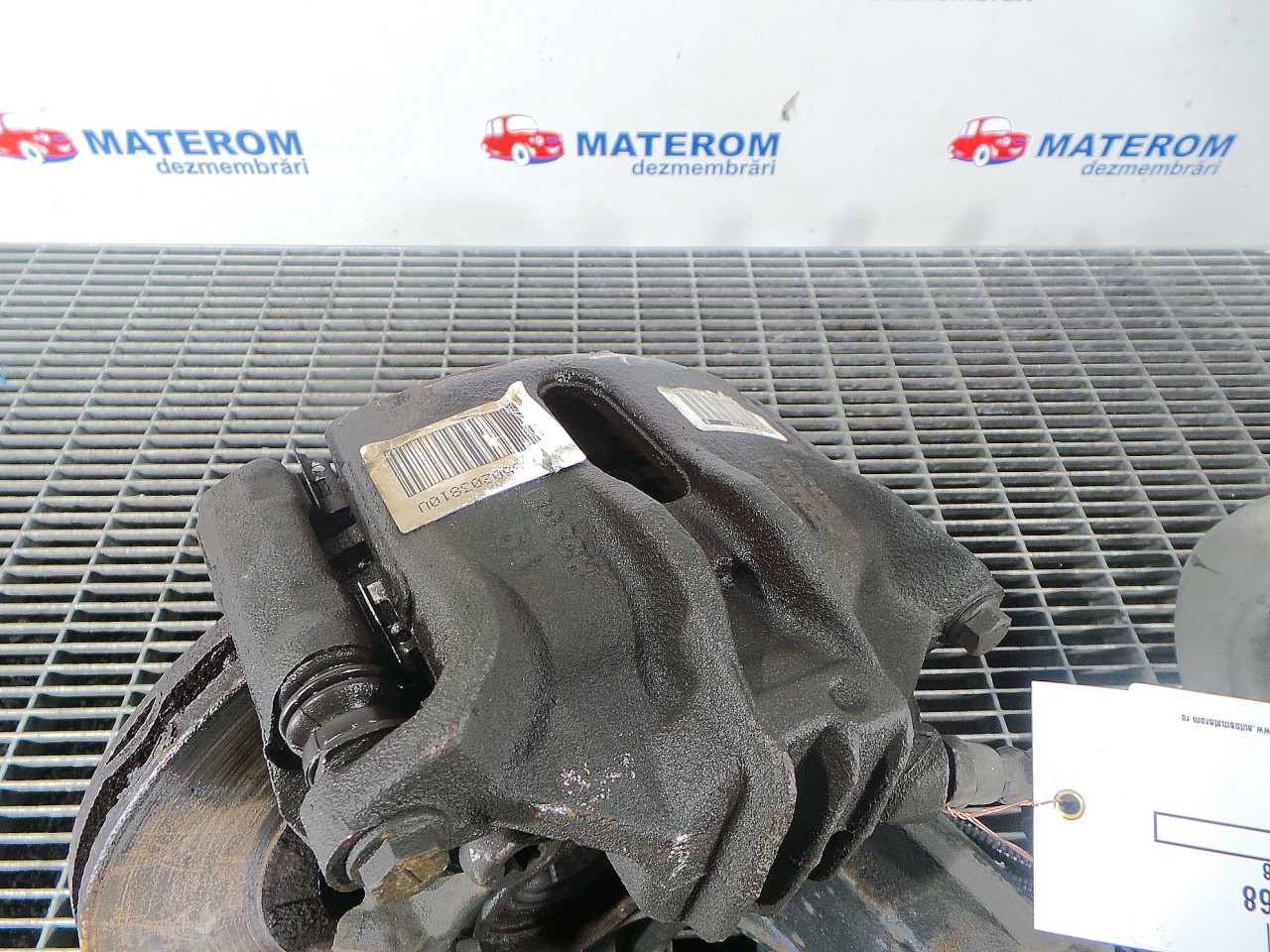 ETRIER FATA DREAPTA PEUGEOT 208 1.6 HDI 