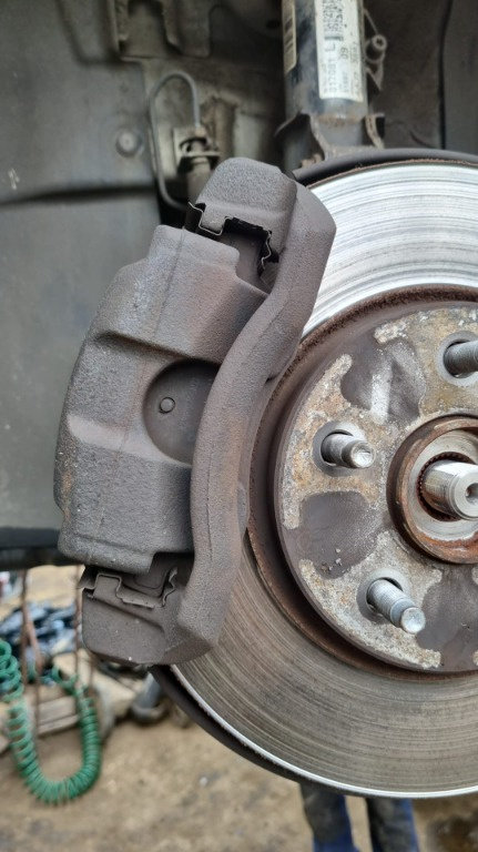Etrier fata dreapta/stanga Astra J din 2010/2020 motor 1.4 benzina cu turbo