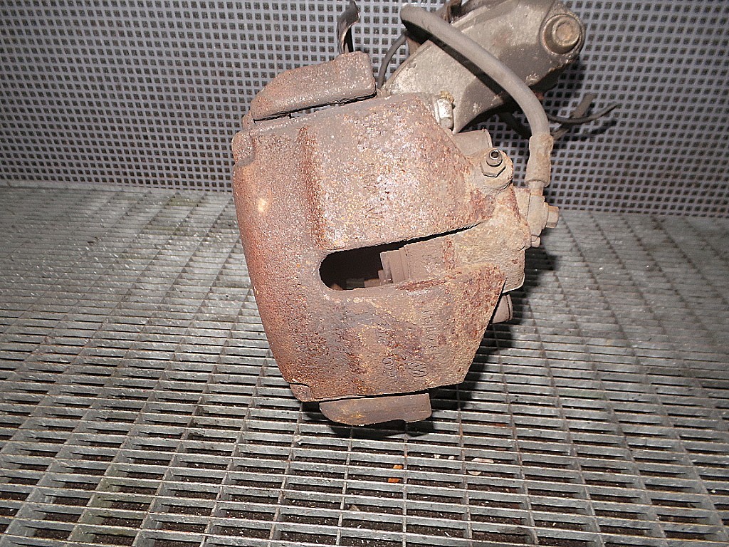 ETRIER FATA DREAPTA VW PASSAT PASSAT - - (2005 2010)