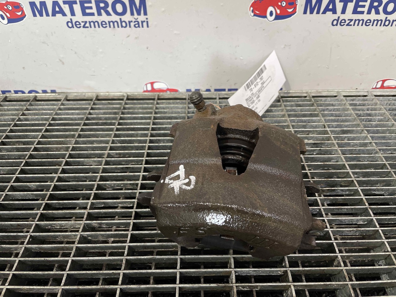 ETRIER FATA DREAPTA VW POLO 1.4 TDI - (2
