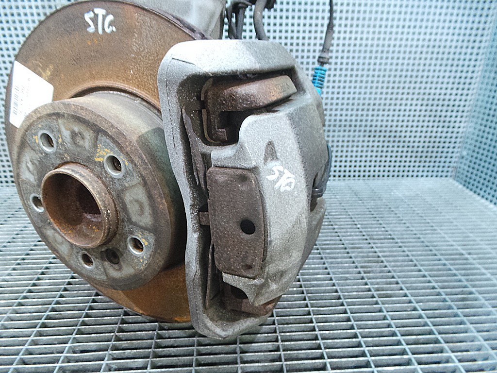 ETRIER FATA STANGA BMW SERIA 5 E 60 - - (2007 2010)