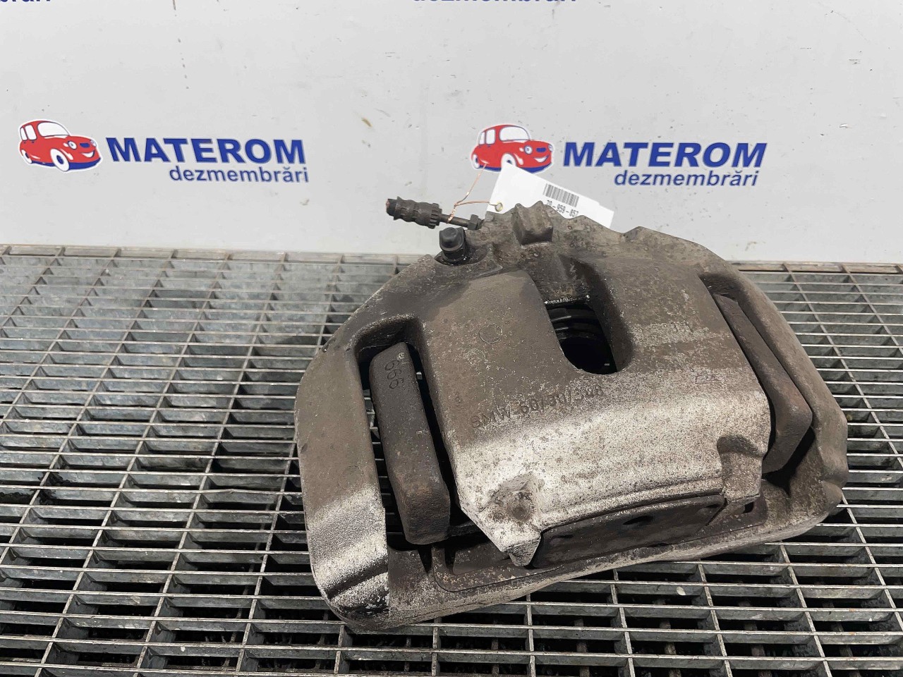 ETRIER FATA STANGA BMW SERIA 5 F 10 SERIA 5 F 10 2.0 D - (2014 2017)