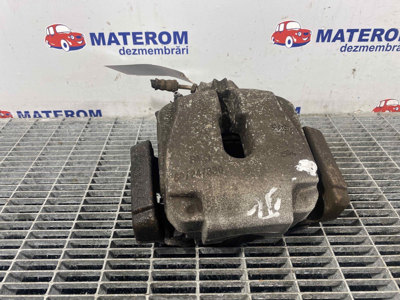 ETRIER FATA STANGA BMW SERIA 5 F 10 SERIA 5 F 10 2.0 D - (2010 2014)