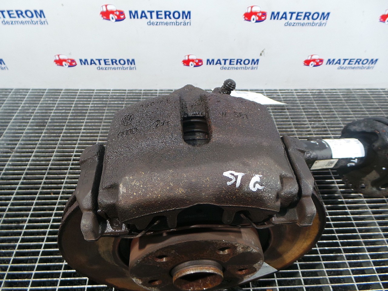 ETRIER FATA STANGA VW PASSAT 2.0 TDI - (