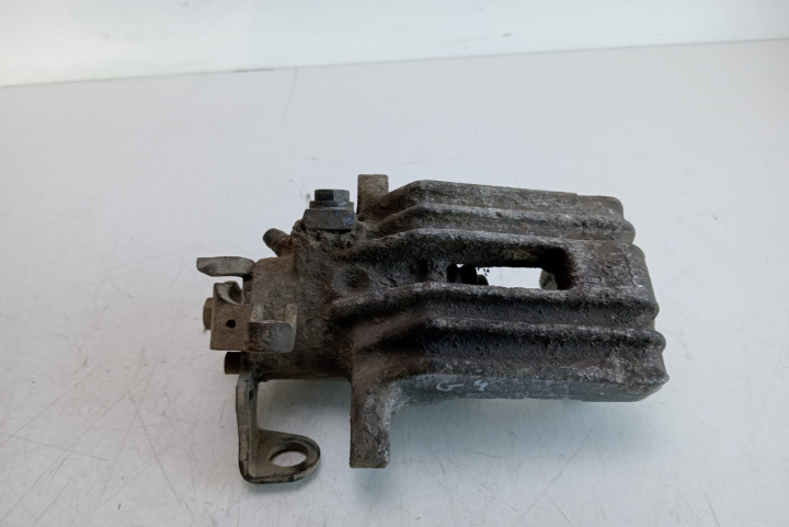 Etrier frana dreapta spate Volkswagen VW Bora [1998 - 2005]