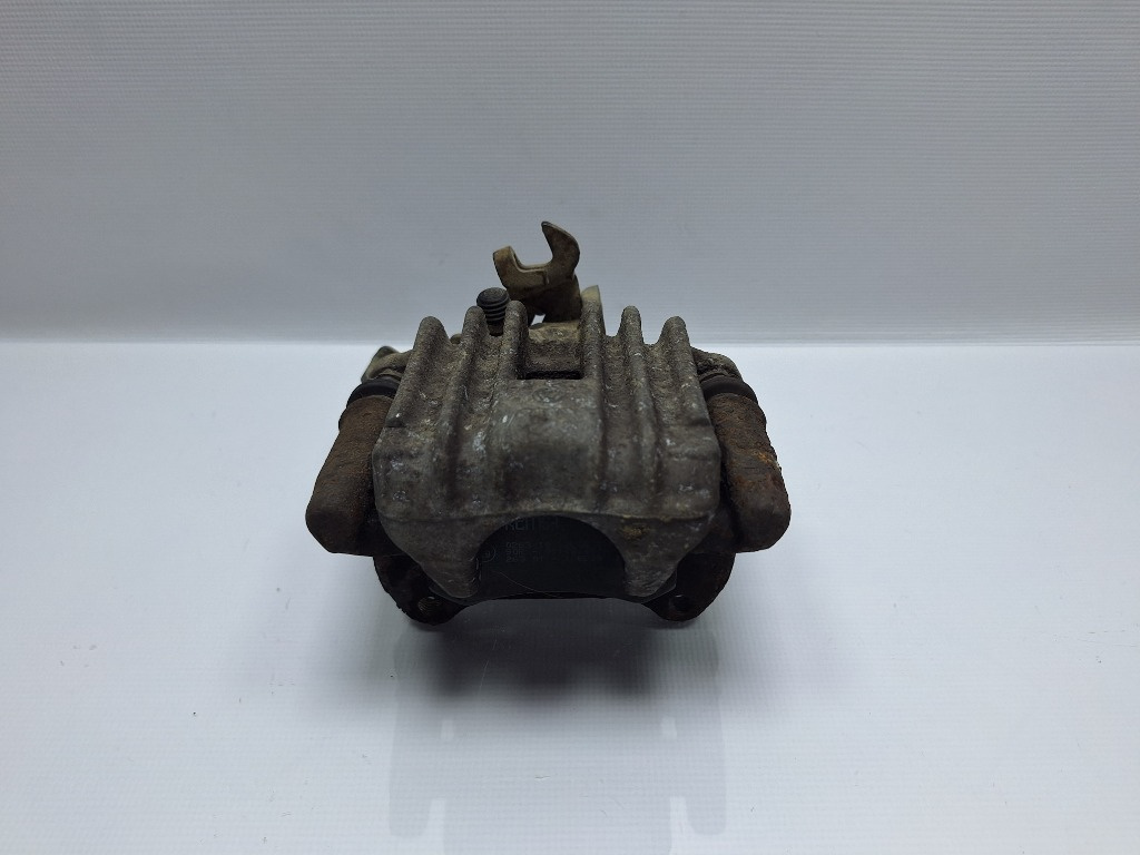 Etrier si suport stanga spate Volkswagen Passat B5.5 (3B3) 1.9 TDI 2003