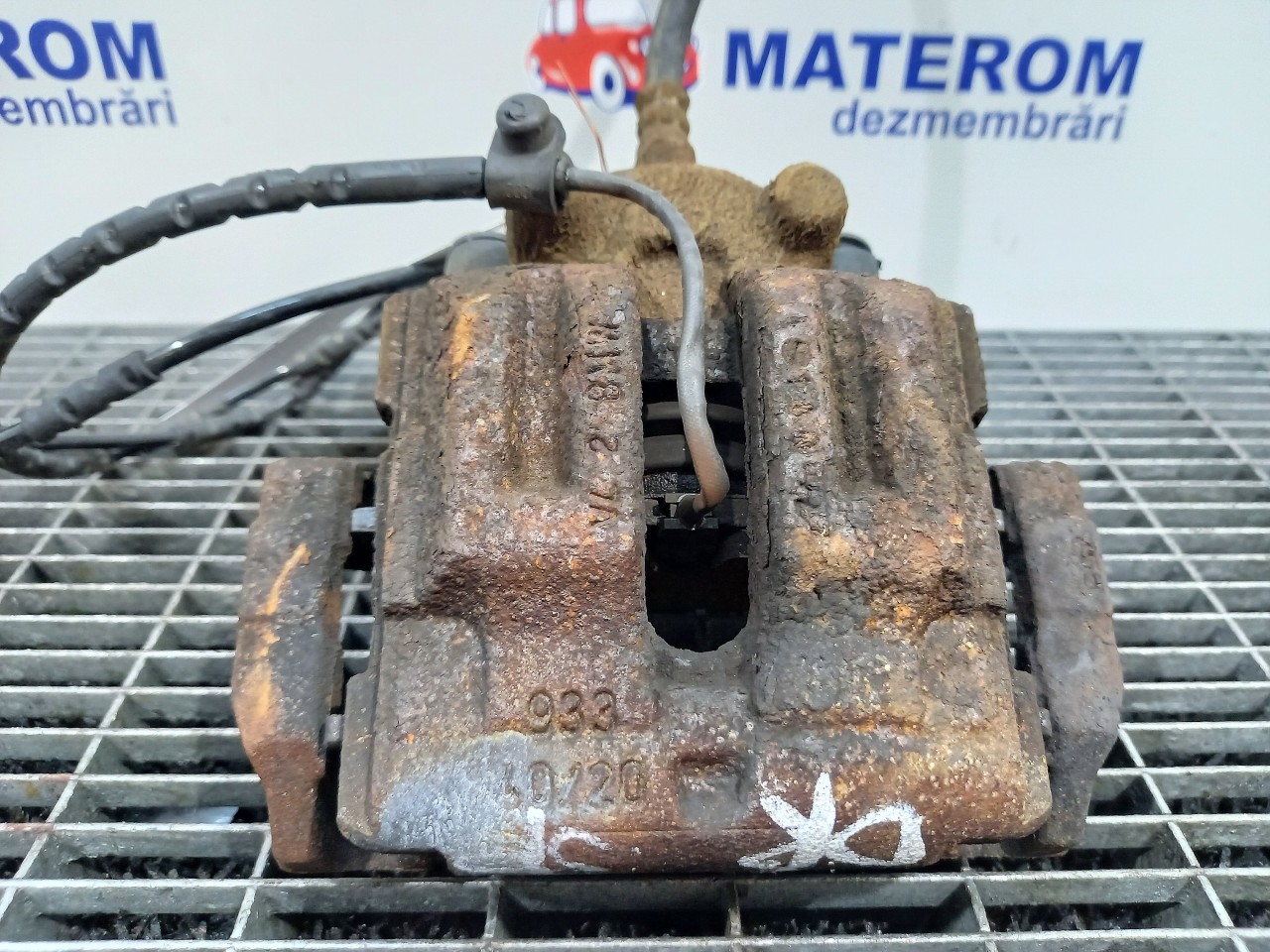 ETRIER SPATE DREAPTA BMW SERIA 1 E 87 2.