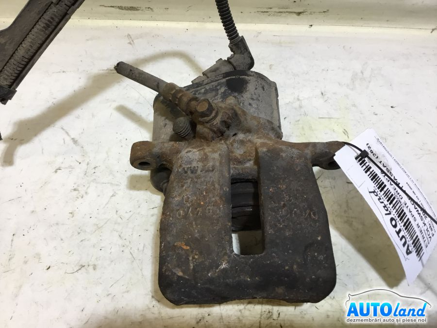 Etrier Spate Dreapta Electric Volkswagen PASSAT 362 2010