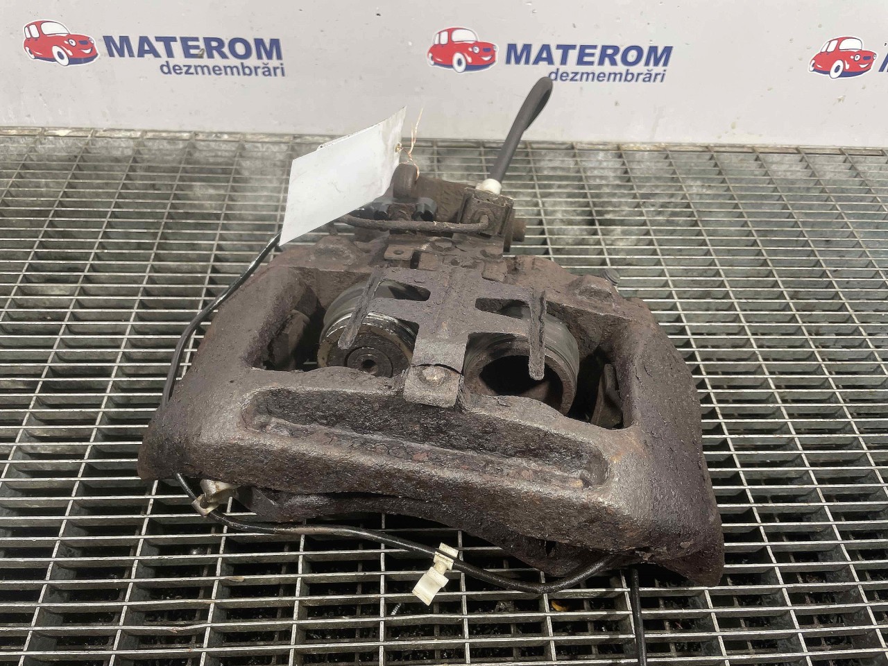 ETRIER SPATE DREAPTA MERCEDES VARIO VARIO - - (1996 2013)
