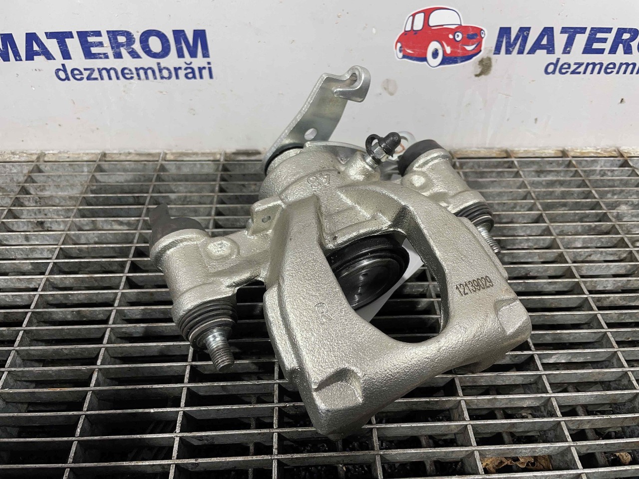 ETRIER SPATE DREAPTA OPEL MOVANO 2.3 CDTI - (2010 2019)