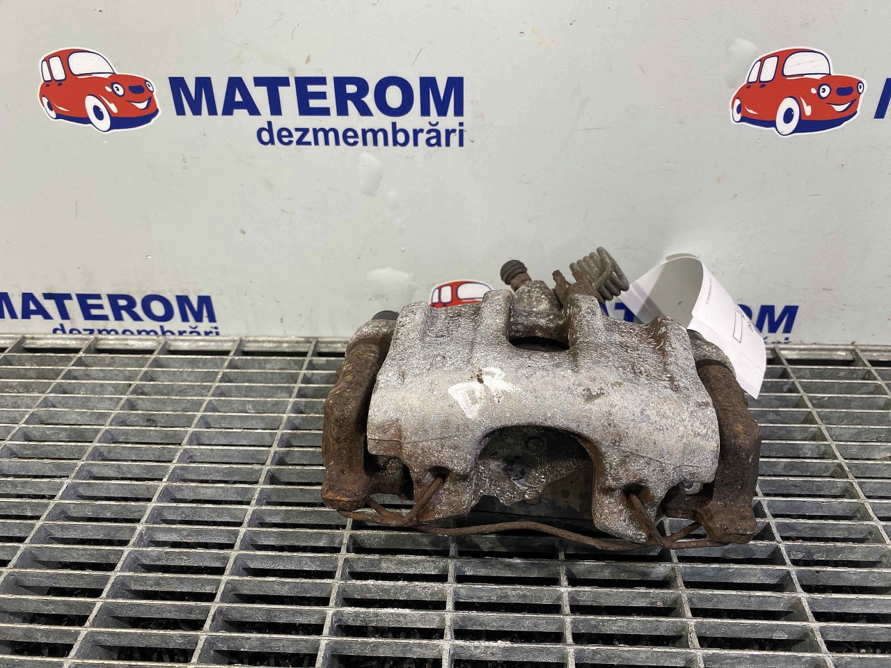 ETRIER SPATE DREAPTA VOLVO C30 1.8 INJ -