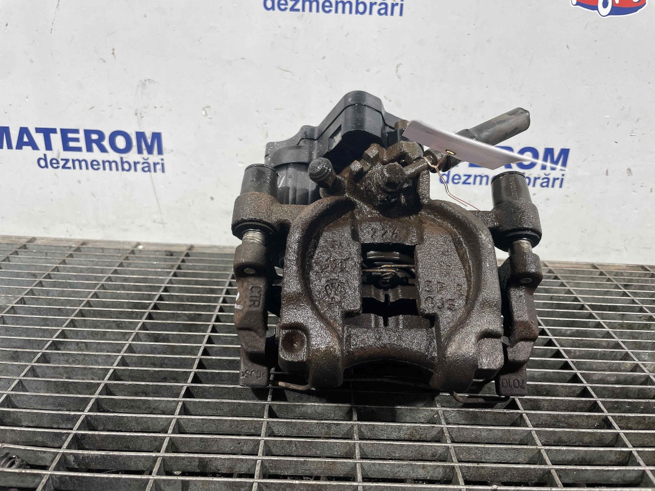 ETRIER SPATE DREAPTA VW GOLF VII 1.6 TDI - (2012 2016)