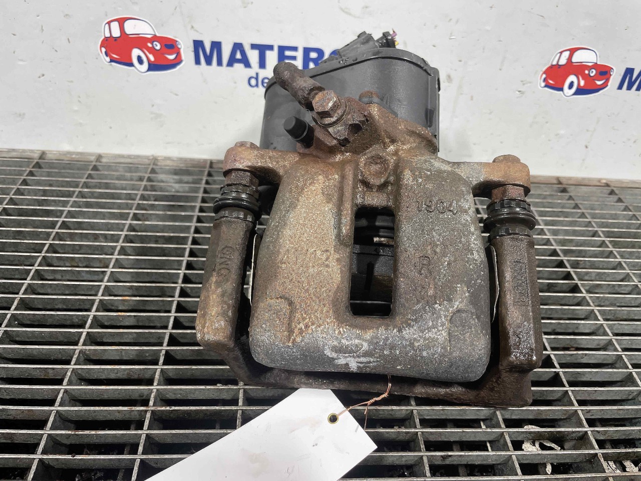 ETRIER SPATE DREAPTA VW TIGUAN 2.0 TDI - (2010 2015)