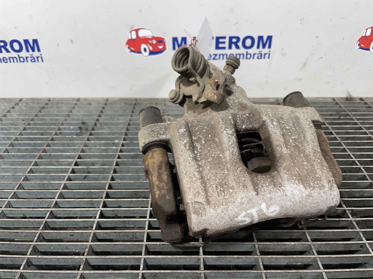 ETRIER SPATE STANGA FORD KUGA 2.0 TDCI - (2012 2019)