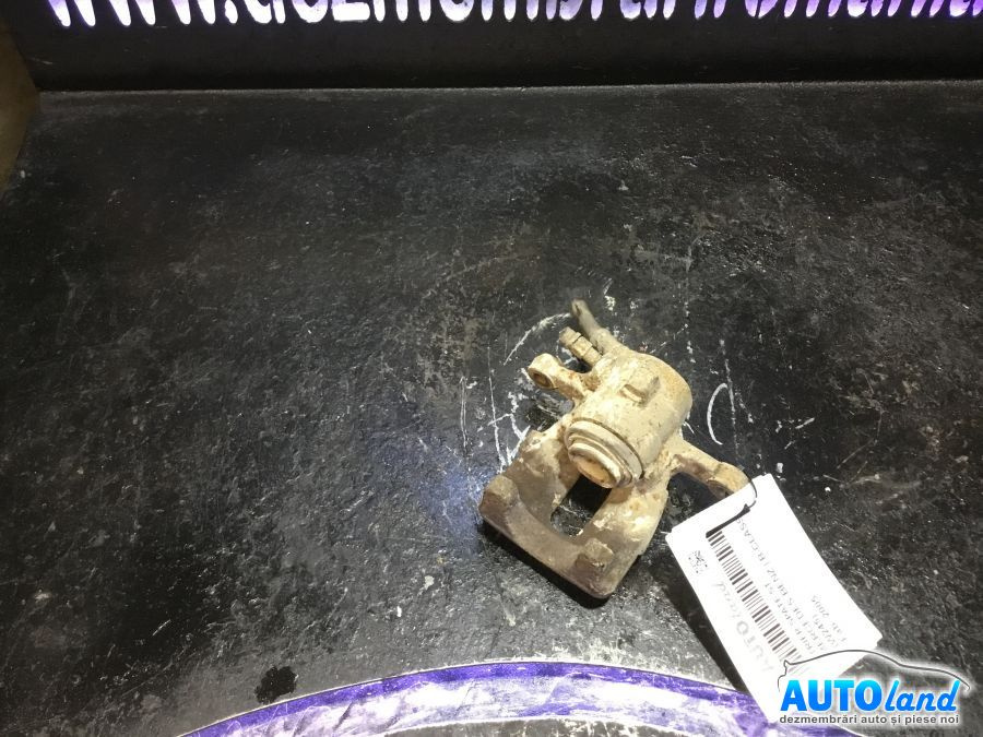 Etrier Spate Stanga Mercedes-Benz B-CLASS W245 2005