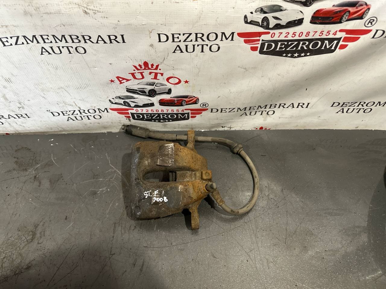 Etrier stanga fata 4401P8 Citroen C4 II Cactus 1.5 BlueHDi 120 cai