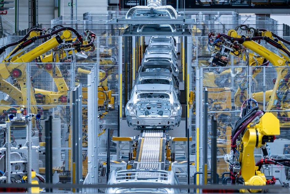 Extindere productie in Germania: Uzina BMW Group din Regensburg pune in functiune un atelier de caroserii extins in localitatea Neutraubling