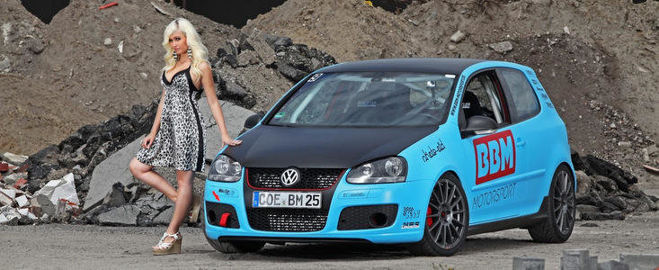 Fa cunostinta cu Andrea Friedrich si al sau VW Golf GTI modificat complet!