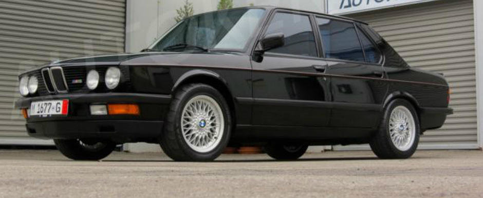 Fan BMW M5 E28? IATA cat mai costa zilele acestea un exemplar