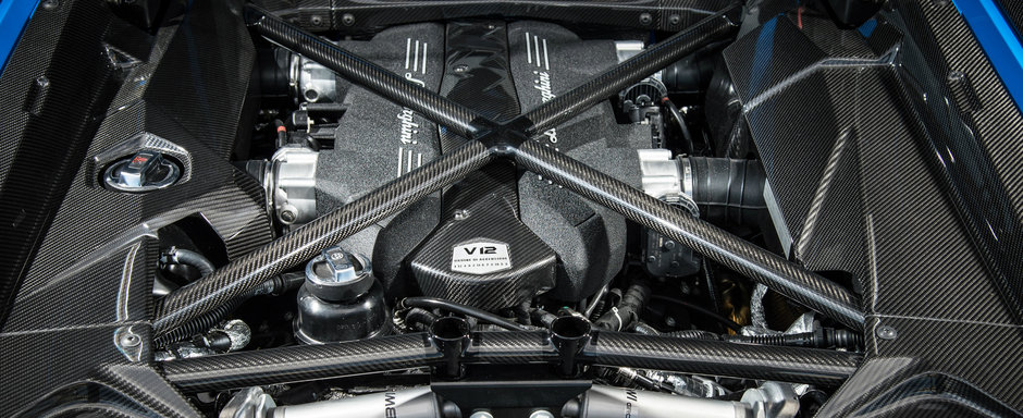 Fanii cer insistent un asemenea model, dar Lamborghini refuza sa-l lanseze: "Ar fi dificil de condus la viteze mari" Fanii cer insistent un asemenea model, dar Lamborghini refuza sa-l lanseze: "Ar fi dificil de condus la viteze mari"