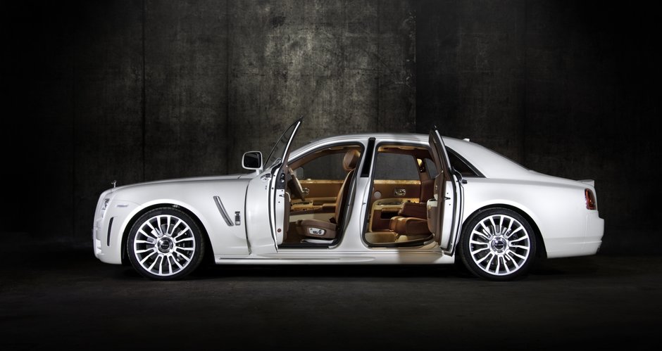 Fantoma de la Opera: Rolls Royce Ghost by Mansory