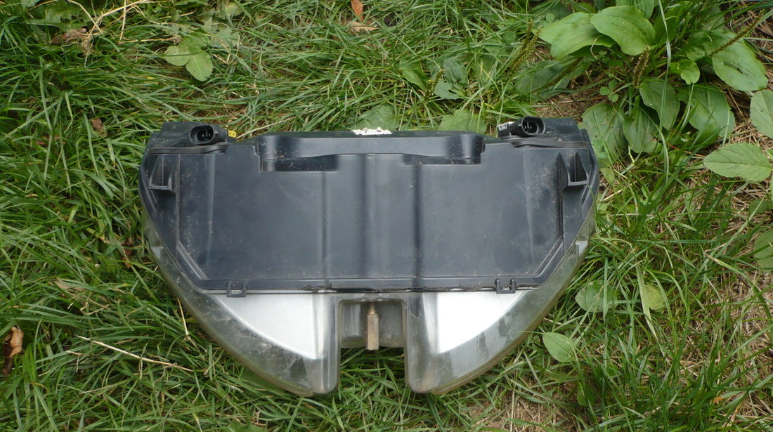 Far Aprilia Rs 125 cm din ani 2006-2010