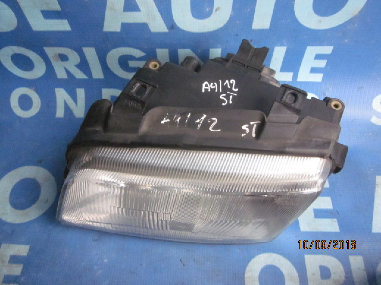 Far Audi A4; 8D0941029