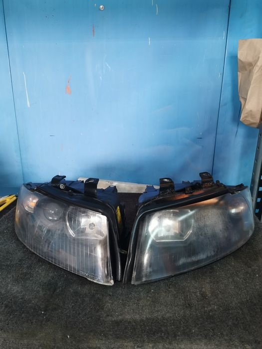 Far Audi A4 B6 stanga dreapta