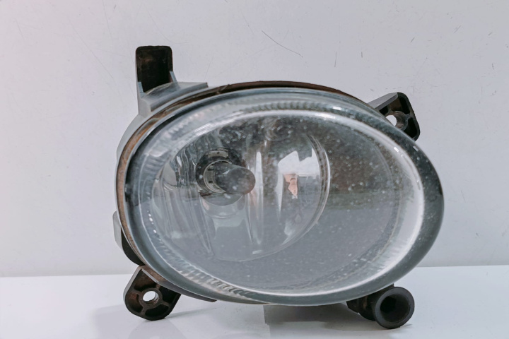 Far Ceata Dreapta 8T0941700 Audi A1