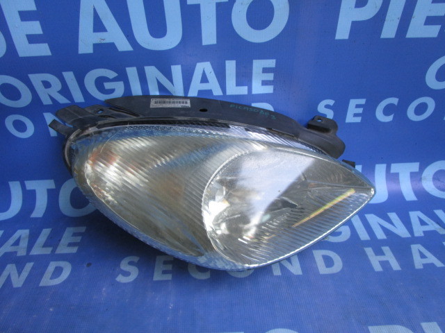 Far Citroen Xsara Picasso ; 9631494980 (ureche rupta)
