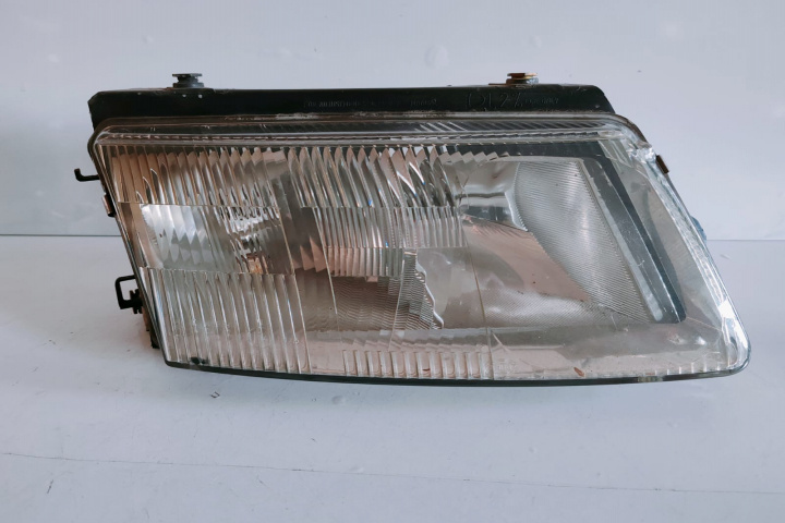 Far Dreapta 14742600RE Volkswagen VW Passat B6 [2005 - 2010]