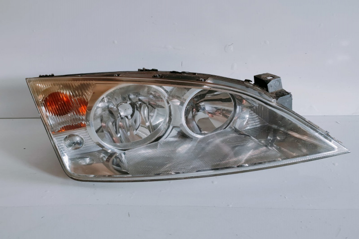 Far dreapta 1S7113005AJ Ford Mondeo MK3 [2000 - 2003]