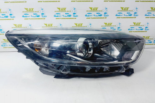 Far dreapta 260102734r - prinderi rupte + soclu crapat Renault Captur [2013 - 2017]