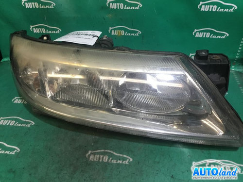 Far Dreapta 8200002847 Fara Xenon, Putin Matuit Renault LAGUNA II BG0/1 2001