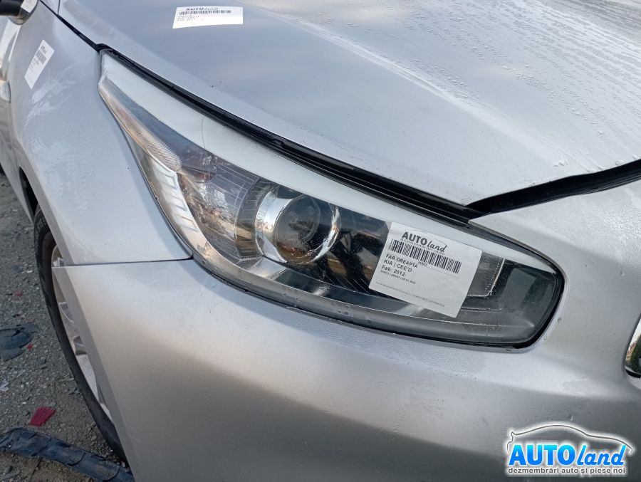 Far Dreapta 92102a2 Kia CEE'D 2012