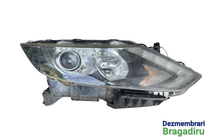 Far dreapta Atentie e crapat la interior si are o prindere rupta Nissan Qashqai 2 J11 [2013 - 2020] Crossover 1.5 dCi MT (110 hp)