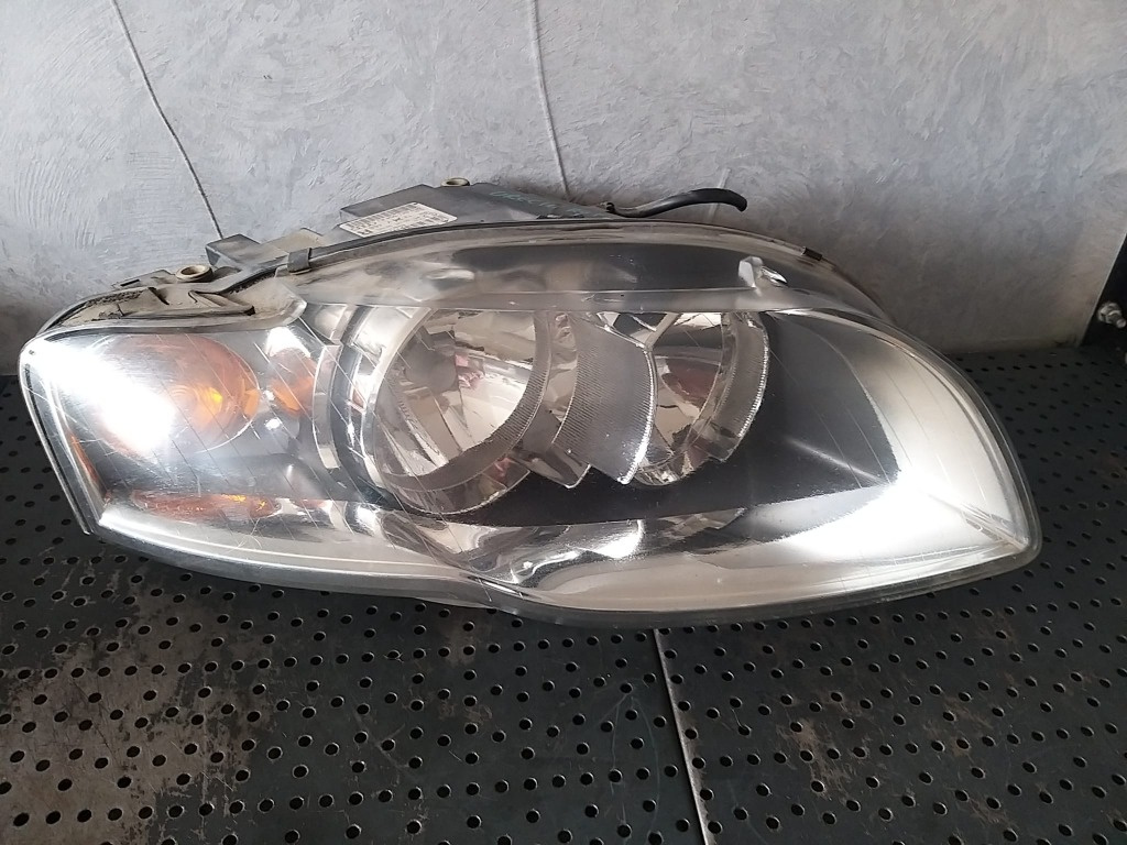 Far dreapta audi a4 b7 8e pentru piese 0301219202 8e0941004aj