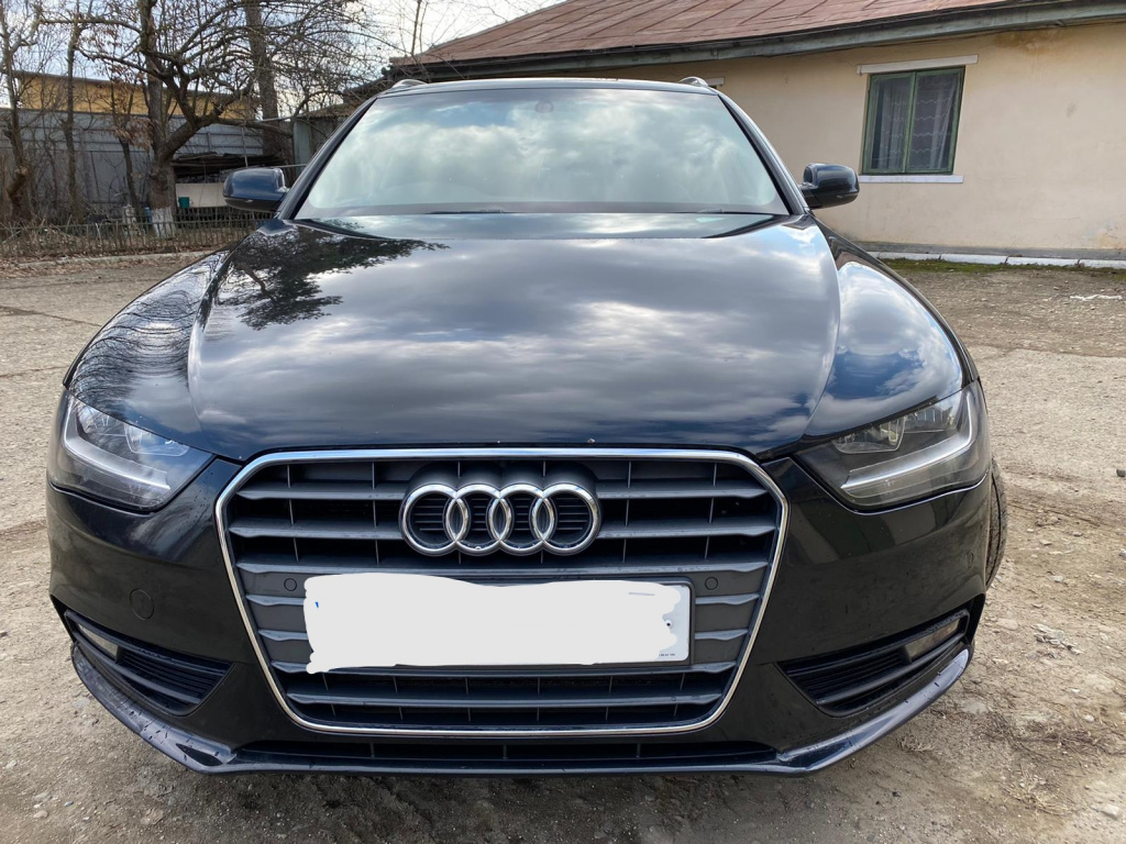 Far dreapta Audi A4 B8 Facelift 2.0 tdi an 2013