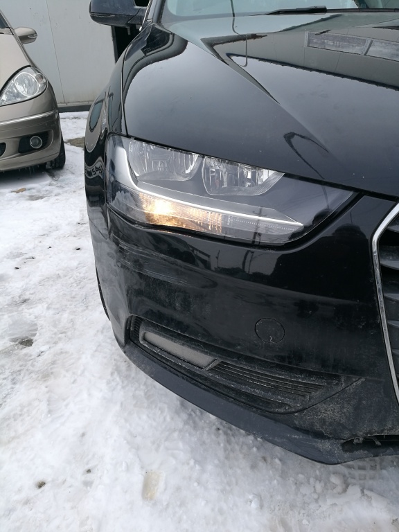 Far dreapta Audi A4 B8 limuzina FACELIFT