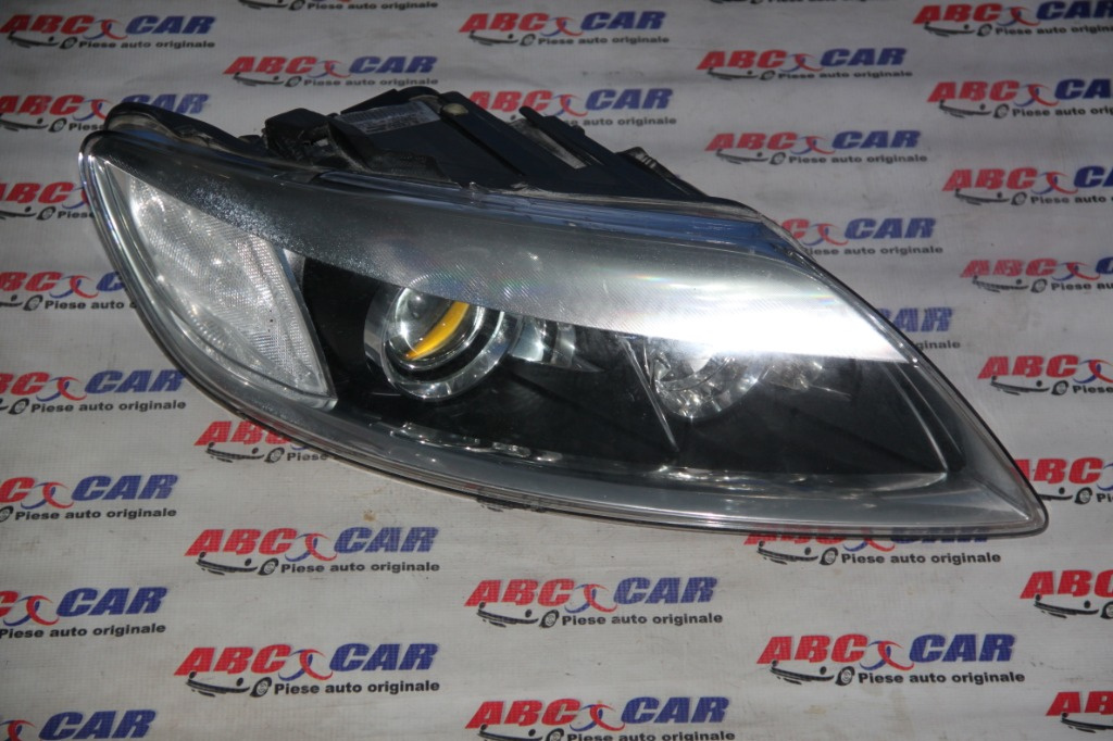 Far dreapta bi-xenon Audi Q7 4L 2005-2010 cod: 4L0941004A