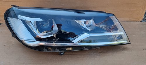 Far dreapta Bi-Xenon Vw Touareg 7P Facelift 2015 2016 2017