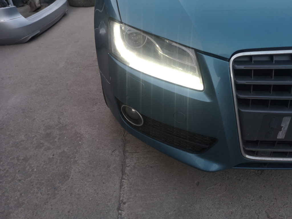 Far dreapta bixenon Audi A5 Coupe 2.7 TDI 2008-2011