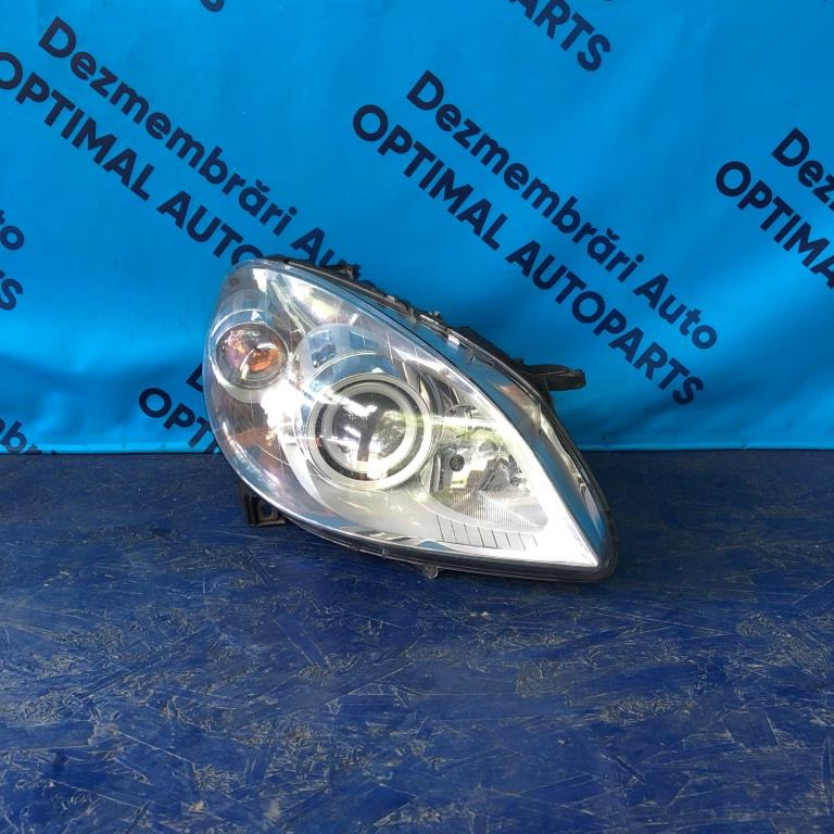 Far dreapta BIXENON Mercedes B Class W245 2005