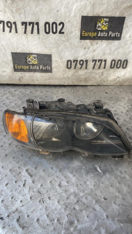 Far dreapta BMW seria 3 E46 an 2001