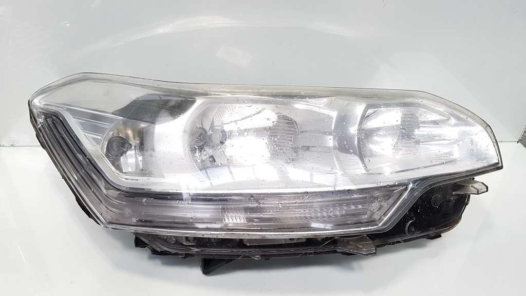 Far dreapta, Citroen C5 (III) Break cod 9684845180